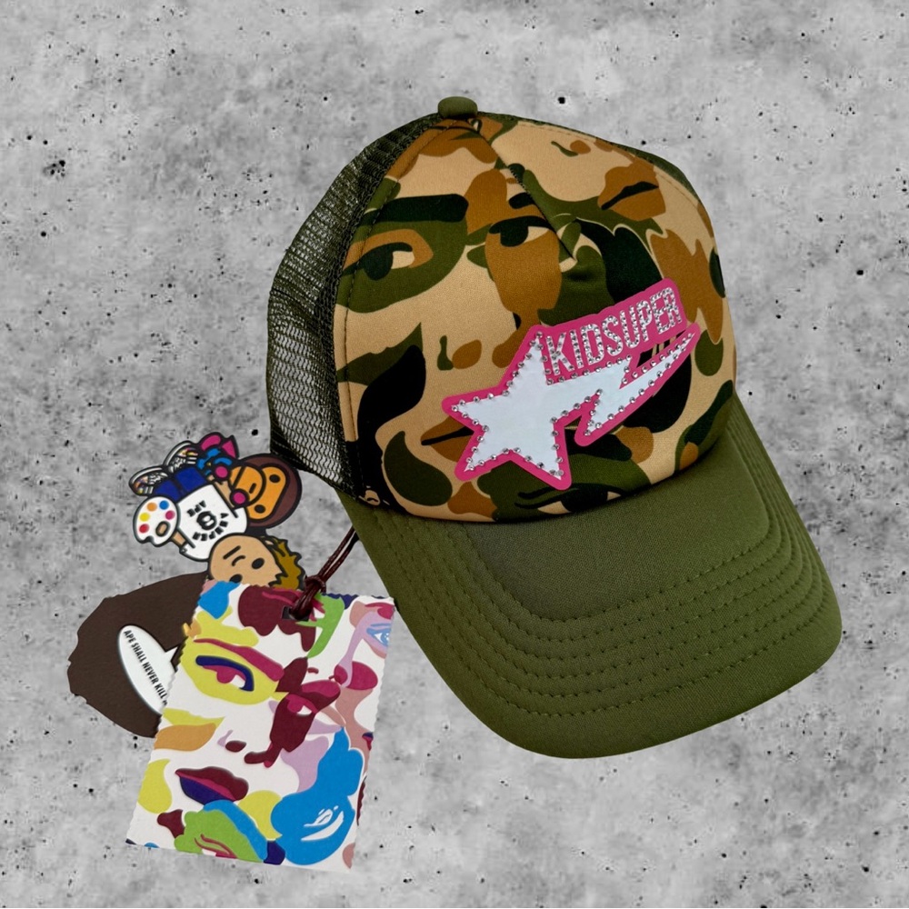 A BATHING APE x KID SUPER BAPE STA RHINESTONE LOGO TRUCKER CAP